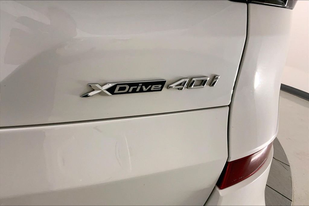 Used 2024 Mineral White Metallic BMW  image 30
