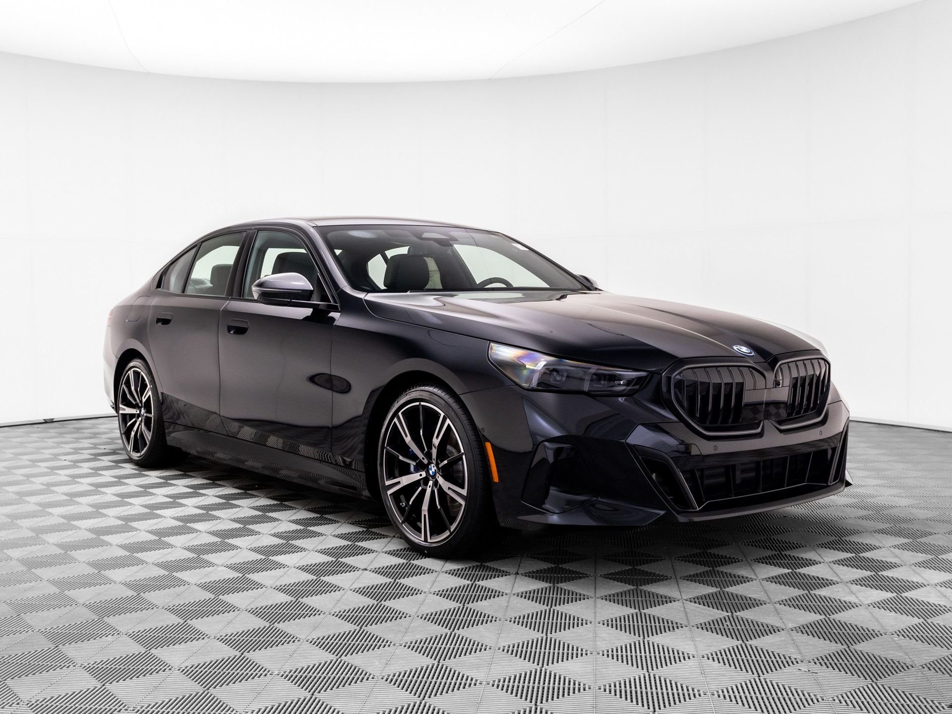 New 2027 Black Sapphire Metallic BMW 550e xDrive image 8