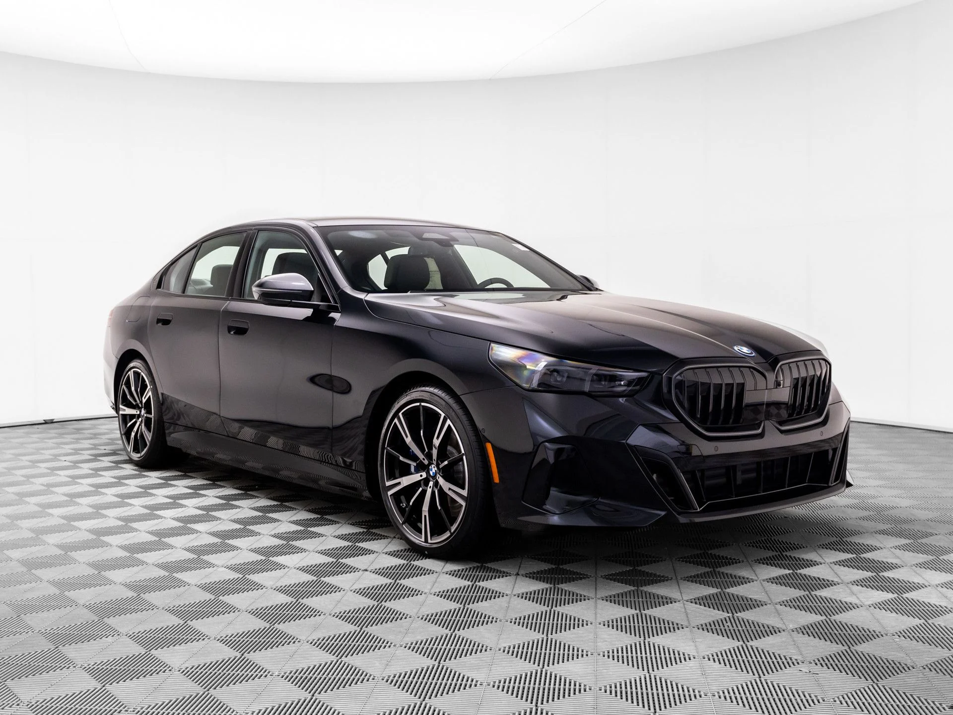 New 2027 Dk. BMW 550e xDrive image 8