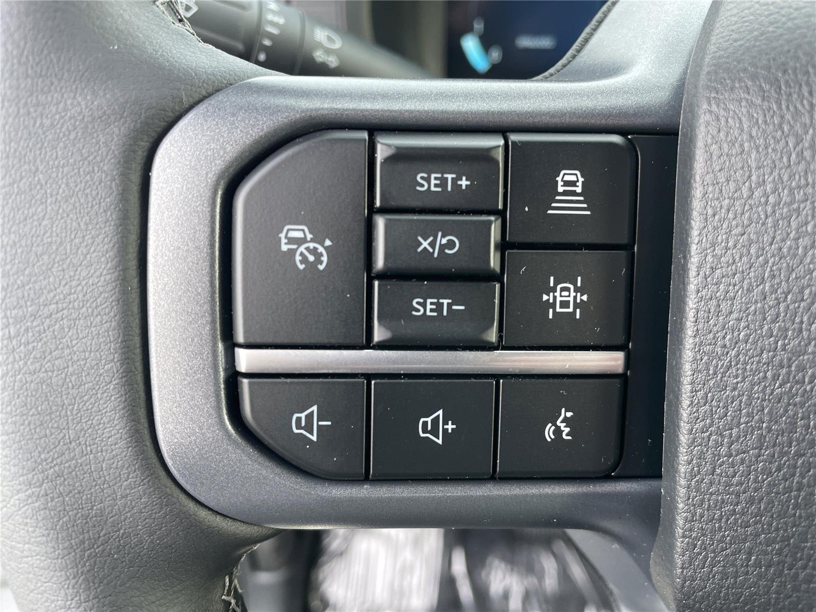 New 2026 Agate Black Metallic Ford XLT image 44