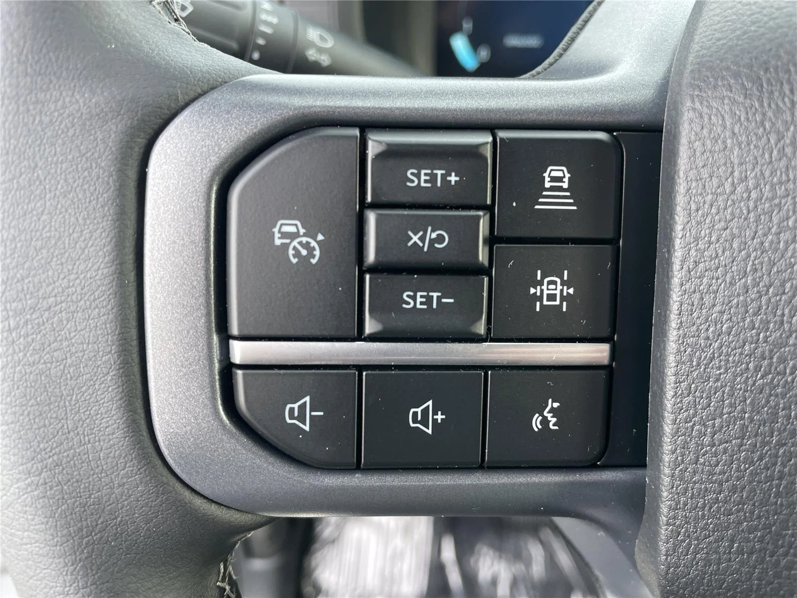 New 2026 Agate Black Metallic Ford XLT image 17