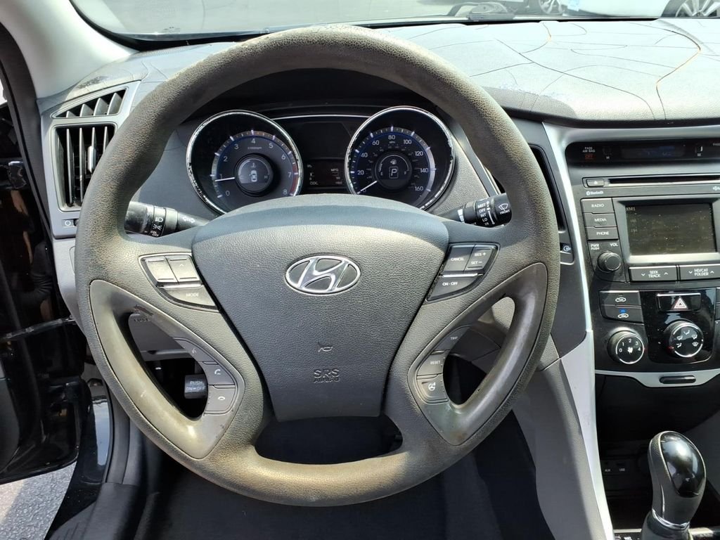 Used 2014 Phantom Black Metallic Hyundai GLS image 19
