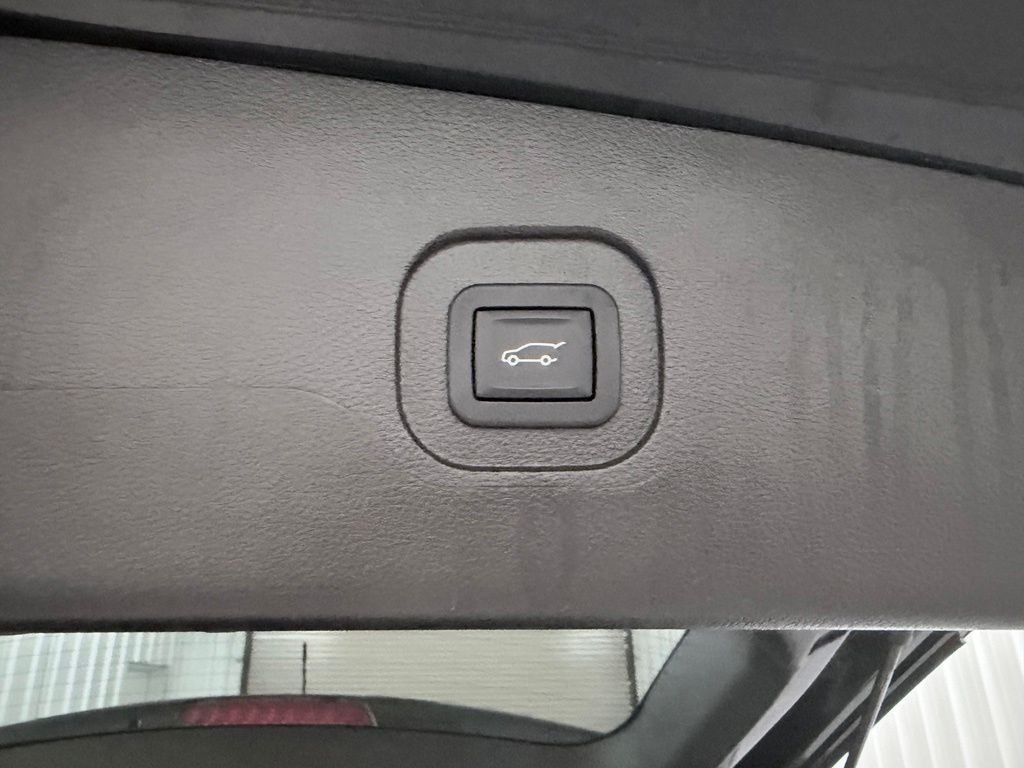 Used 2013 Black Chevrolet LT image 32