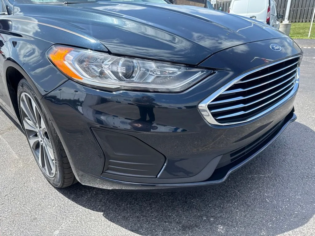 Used 2020 Blue Ford SE image 13