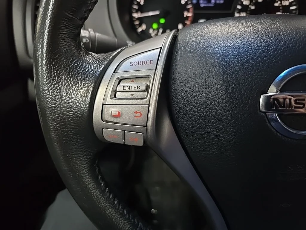 Used 2015 Silver Nissan 2.5 SV image 20