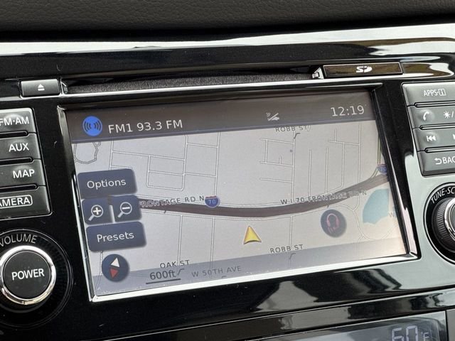 Used 2016 White Nissan SL image 19