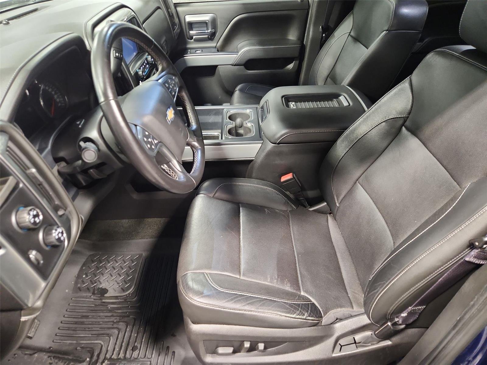 Used 2016 DEEP OCEAN BLUE METALLIC Chevrolet LTZ image 18