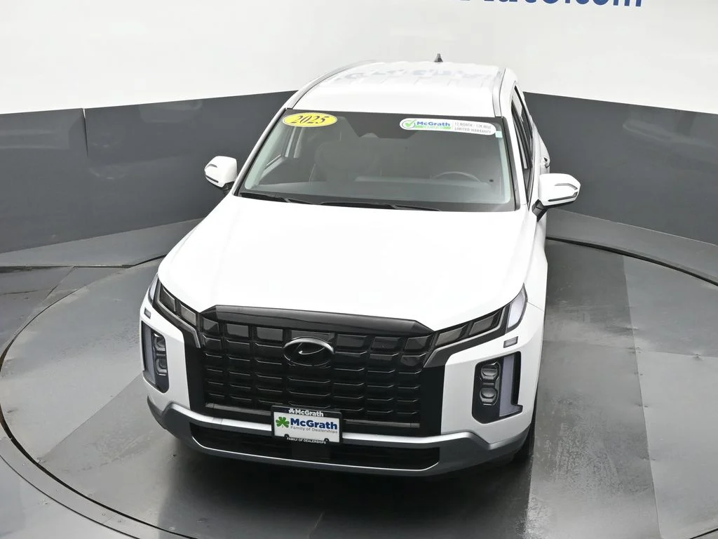 Used 2025 White Hyundai SEL image 29