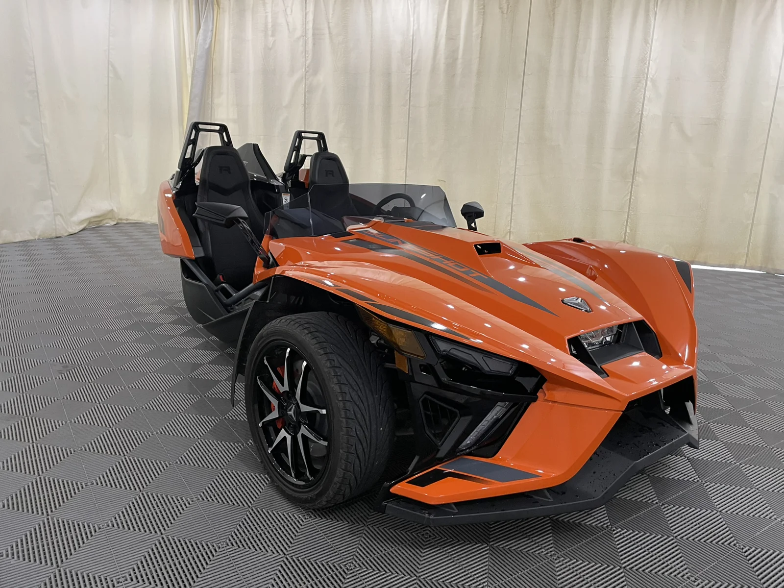 Used 2023 Orange Polaris  image 3