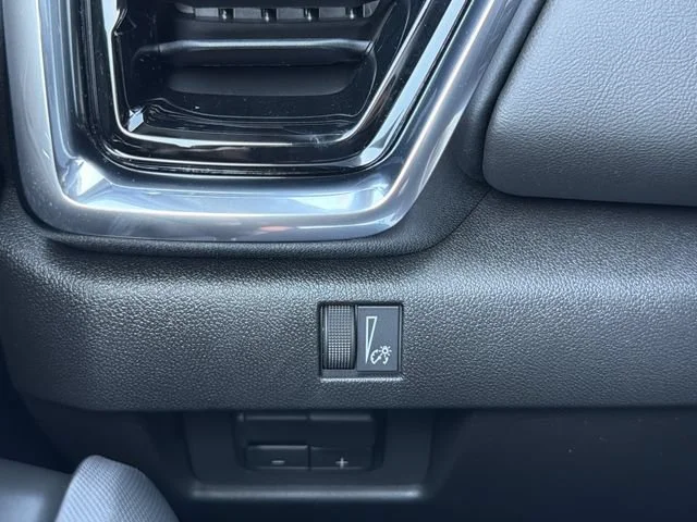 New 2026 Summit White GMC Elevation image 26