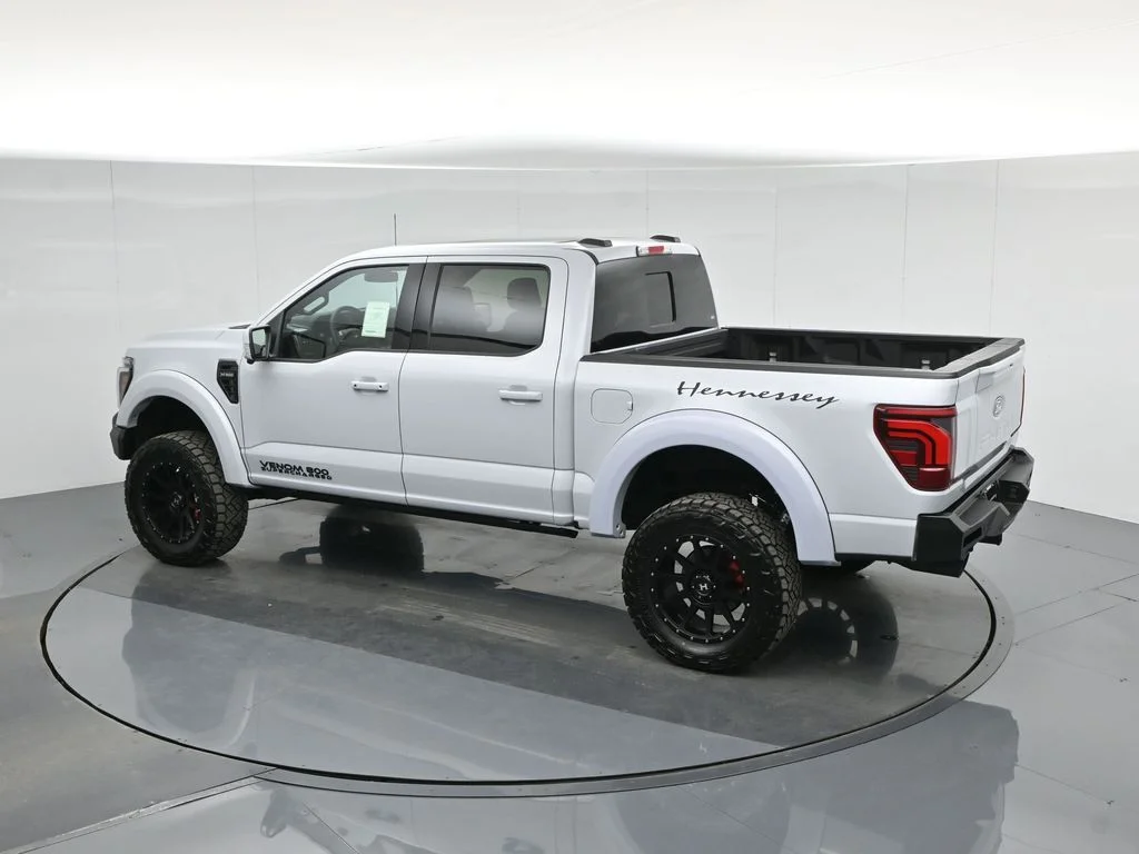 New 2025 Space White Metallic Ford Lariat image 45