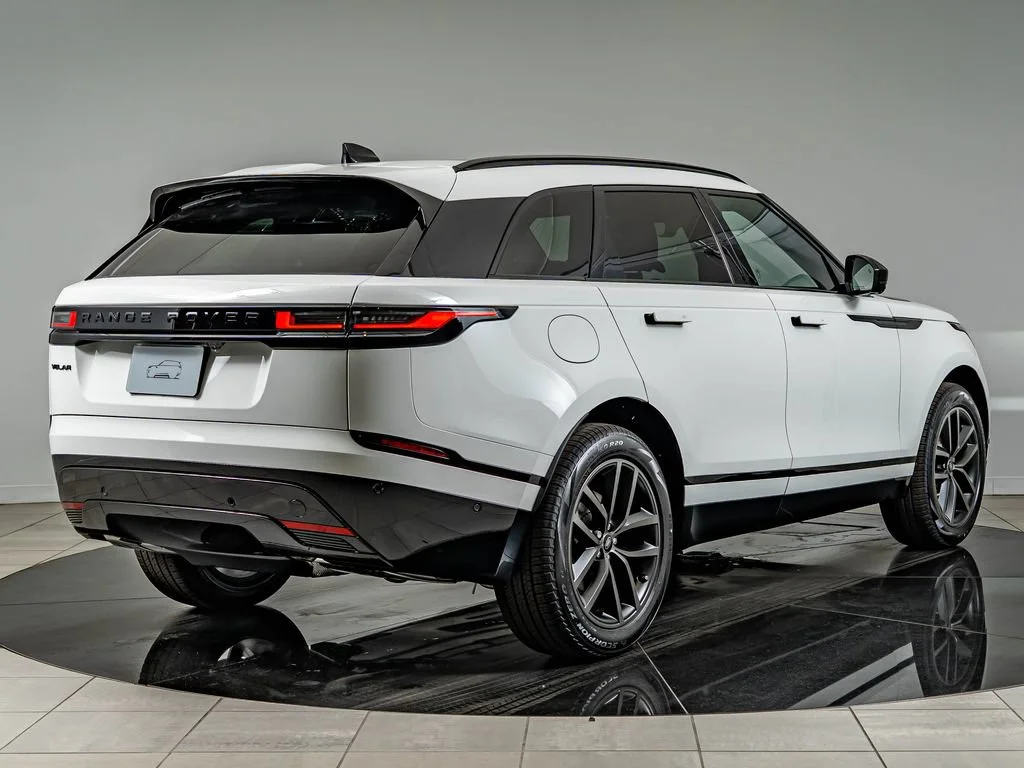 New 2026 Fuji White Land Rover Belgravia Edition image 5