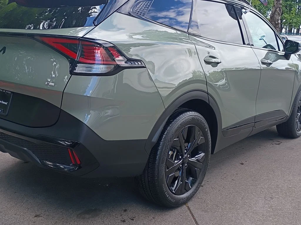 Certified Used 2025 Jungle Green Kia X-Line image 4
