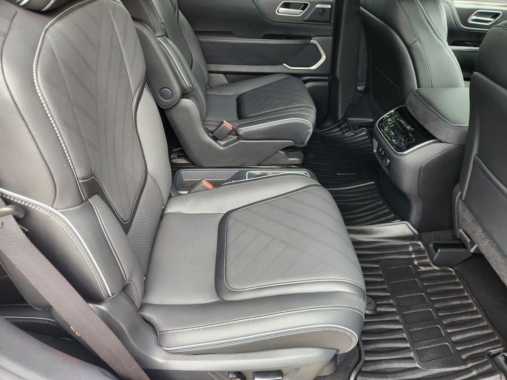 Used 2026 White INFINITI LUXE image 30