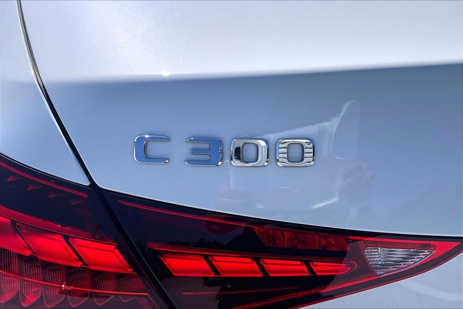 Used 2024 MANUFAKTUR Moonlight White Metallic Mercedes-Benz C 300 image 30