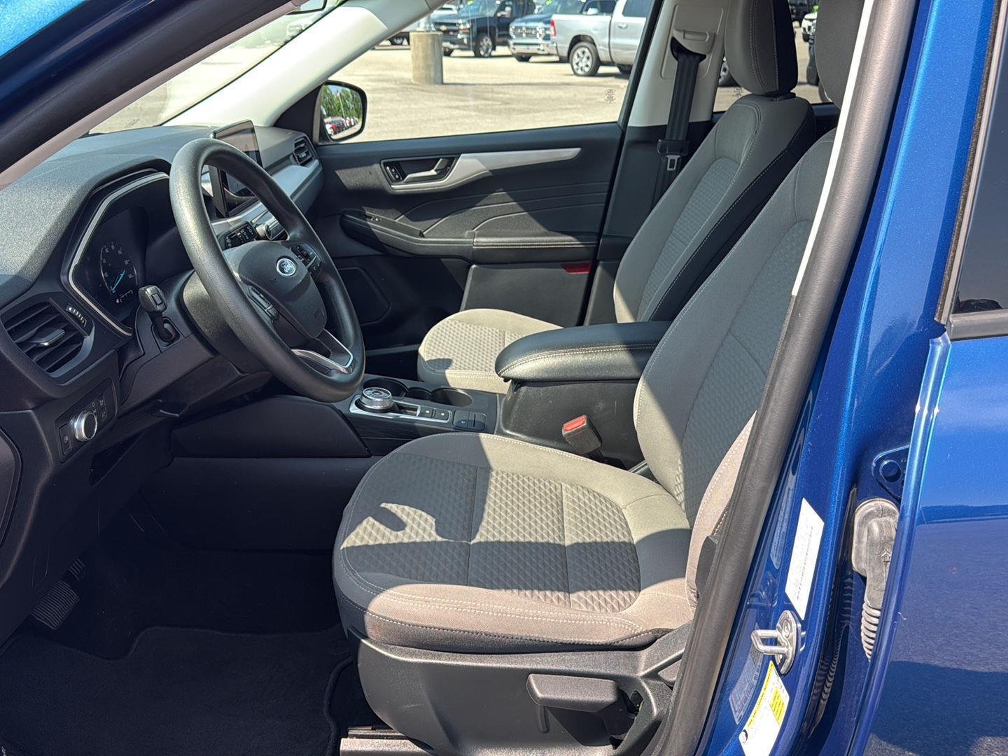 Used 2022 Atlas Blue Ford SE Hybrid image 9