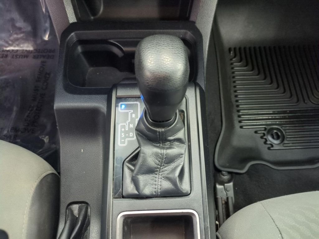 2022 Toyota Tacoma SR - Photo 19