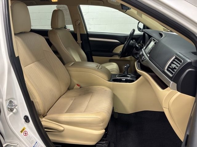 Used 2019 Blizzard Pearl Toyota LE Plus image 12