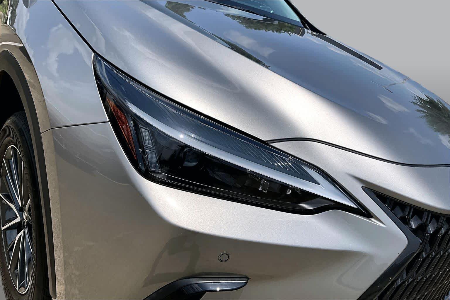 Used 2025 Atomic Silver Lexus  image 25