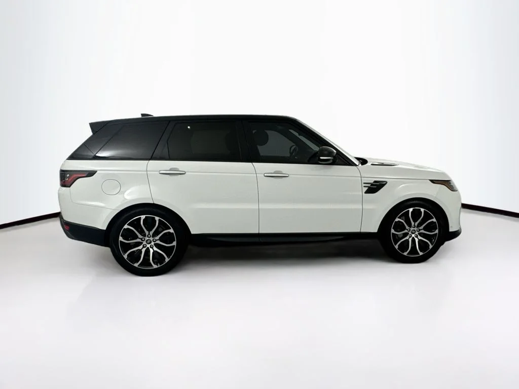 Certified Used 2022 White Land Rover HSE Silver Edition image 4