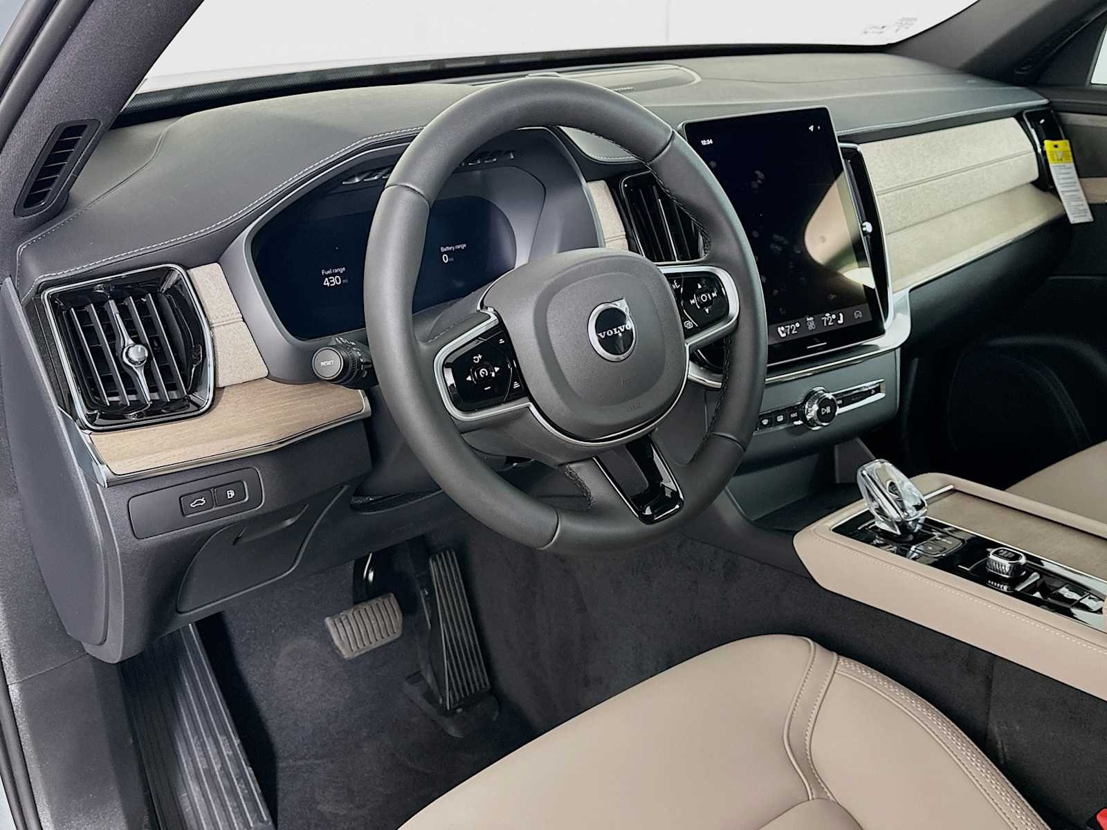 New 2026 Vapour Grey Volvo Plus image 9