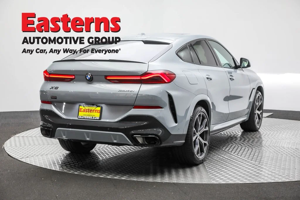 Used 2024 Gray BMW xDrive40i image 5
