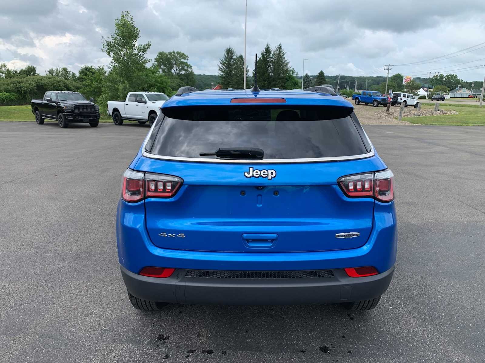 Used 2020 Laser Blue Pearlcoat Jeep Latitude image 5