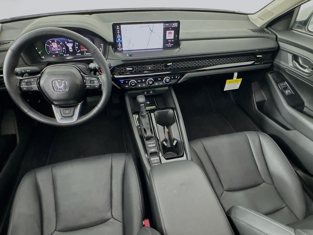 Certified Used 2025 Platinum Honda Touring image 27