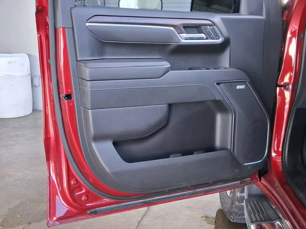 Used 2025 Volcanic Red Tintcoat GMC SLT image 18
