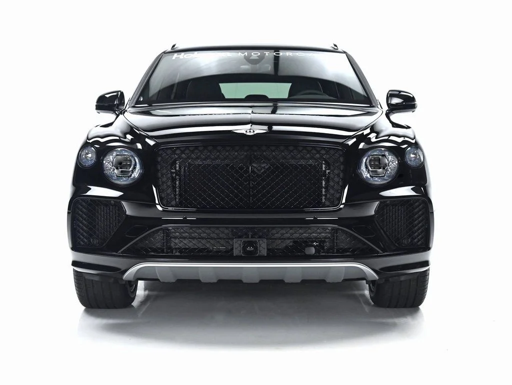 Used 2025 Beluga Bentley V8 image 2