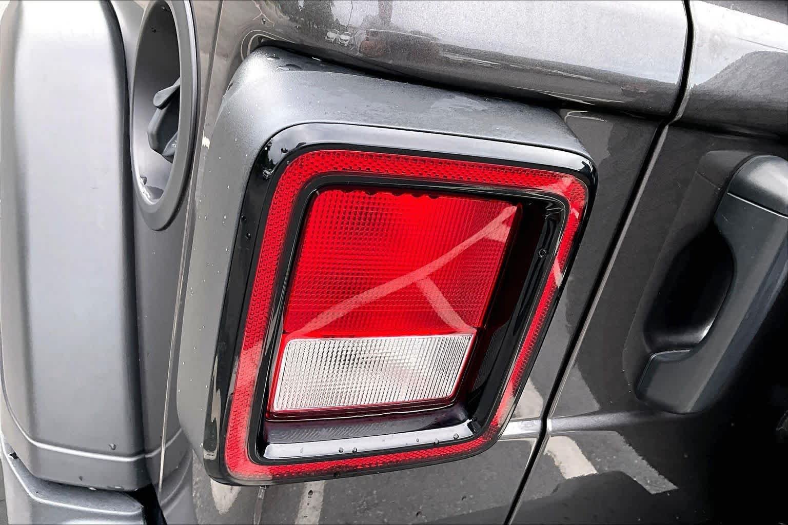Used 2021 Granite Crystal Metallic Clearcoat Jeep Unlimited Sport S image 27