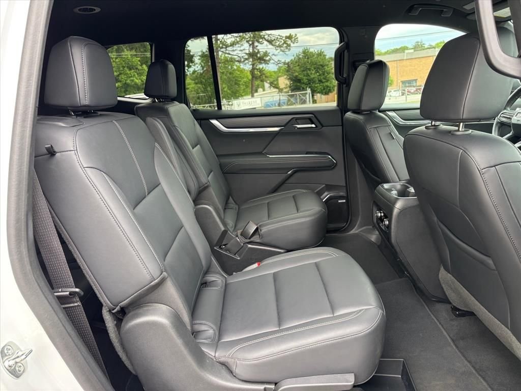 Used 2024 Summit White GMC Elevation image 12