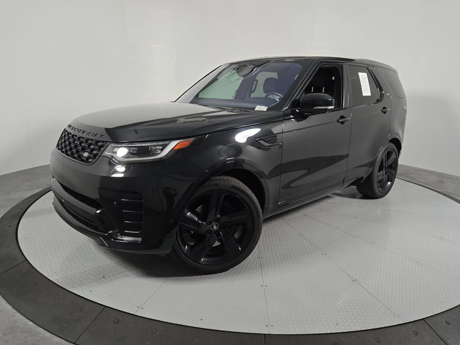 Used 2021 Santorini Black Metallic Land Rover S R-Dynamic image 1