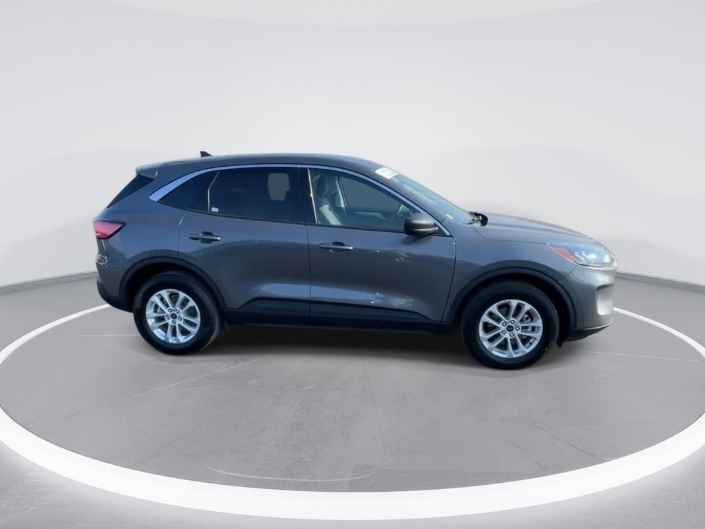 Used 2022 Gray Metallic Ford SE image 9
