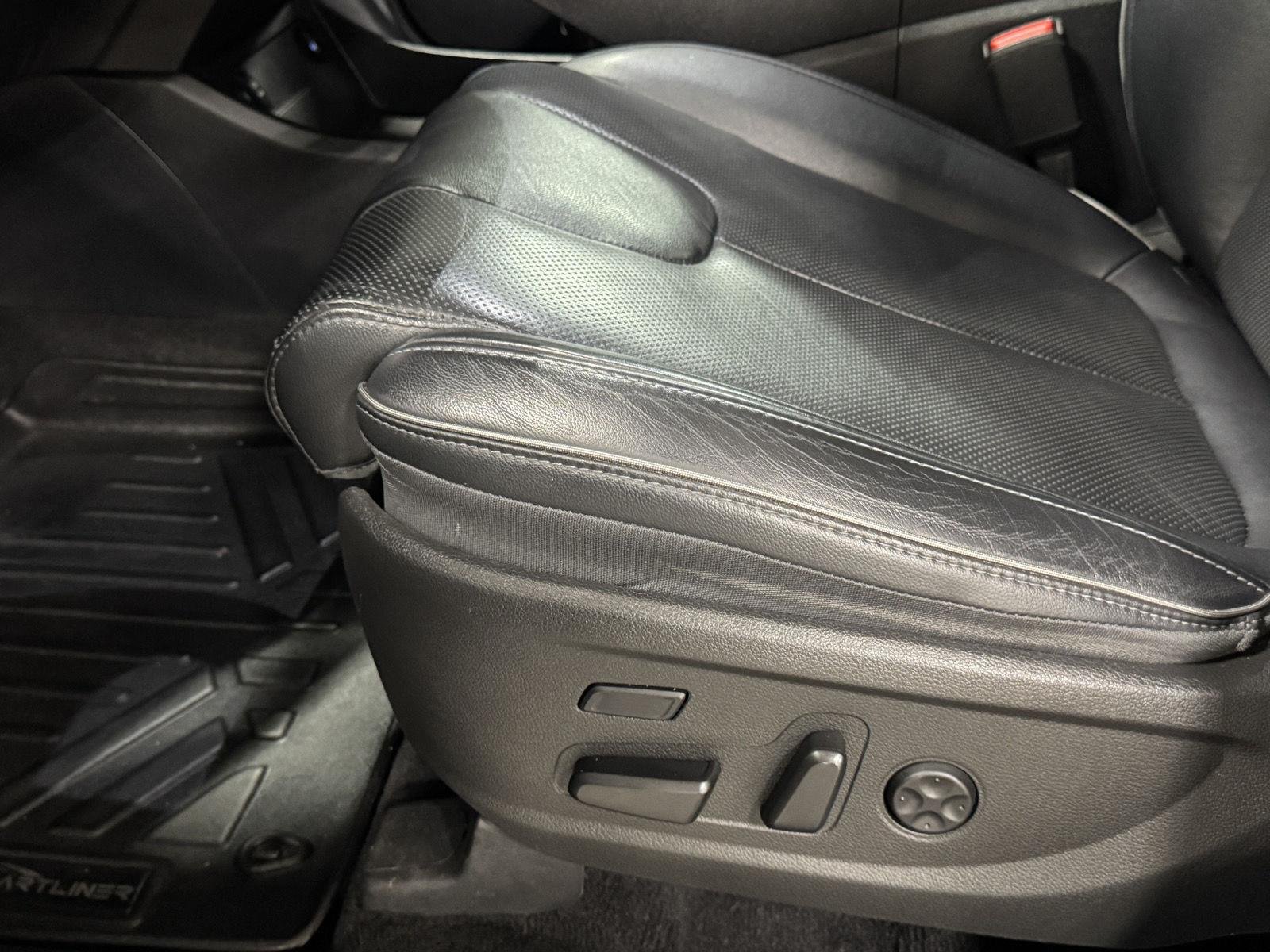 Used 2022 Twilight Black Hyundai Limited image 22