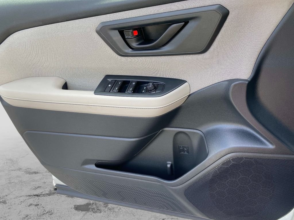 Used 2025 White Subaru Base image 30