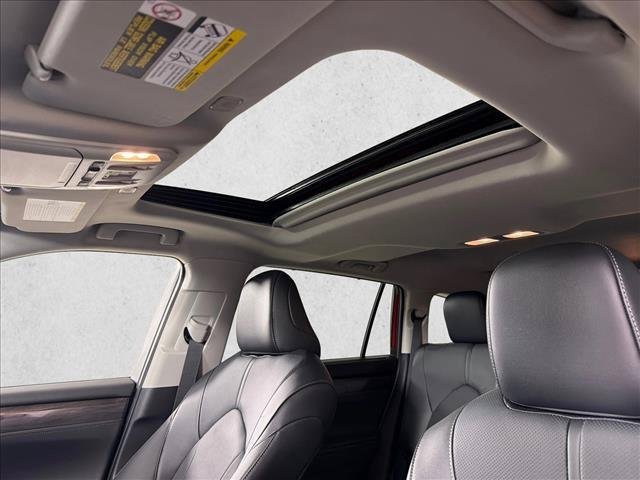 Certified Used 2026 RUBY FLARE PEARL Toyota  image 2