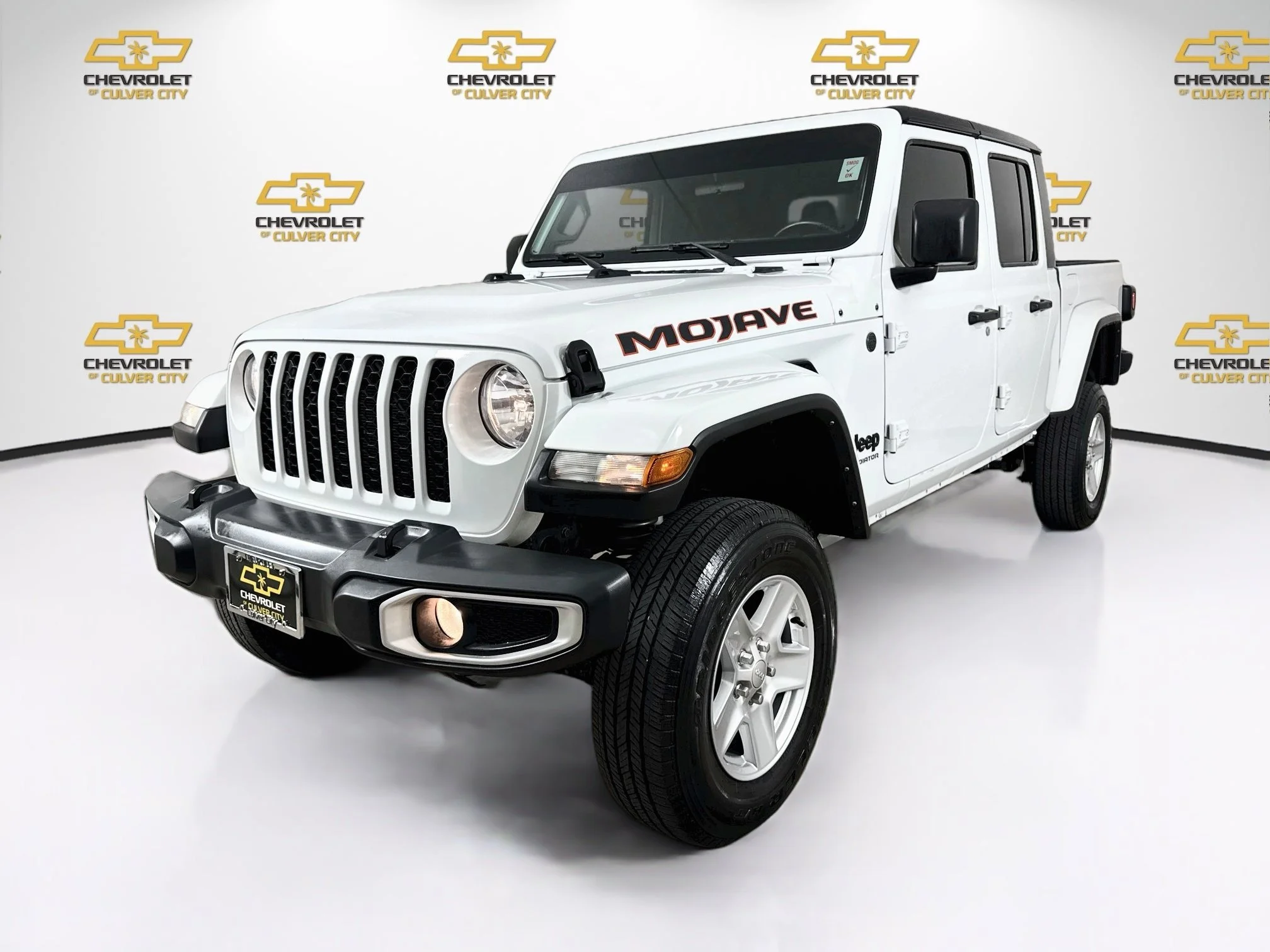 Used 2022  Jeep Sport S image 3