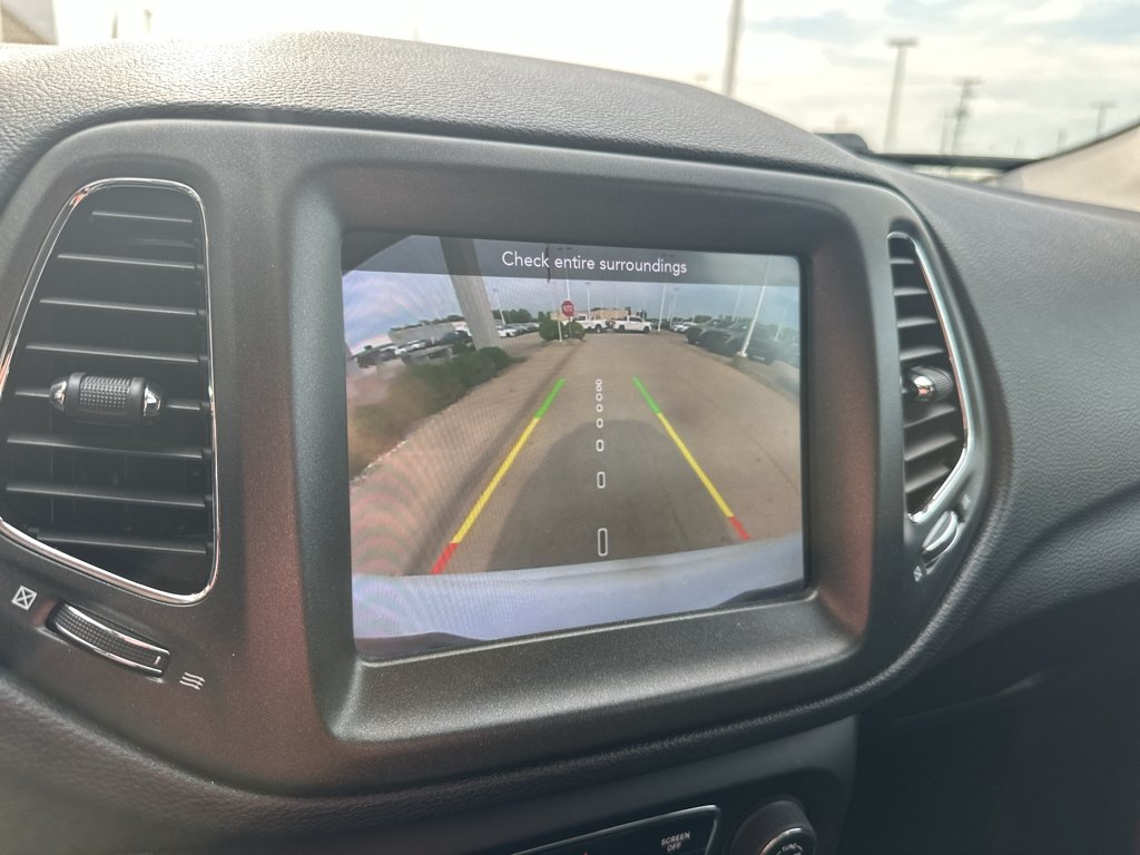 Used 2020 White Clearcoat Jeep Trailhawk image 21