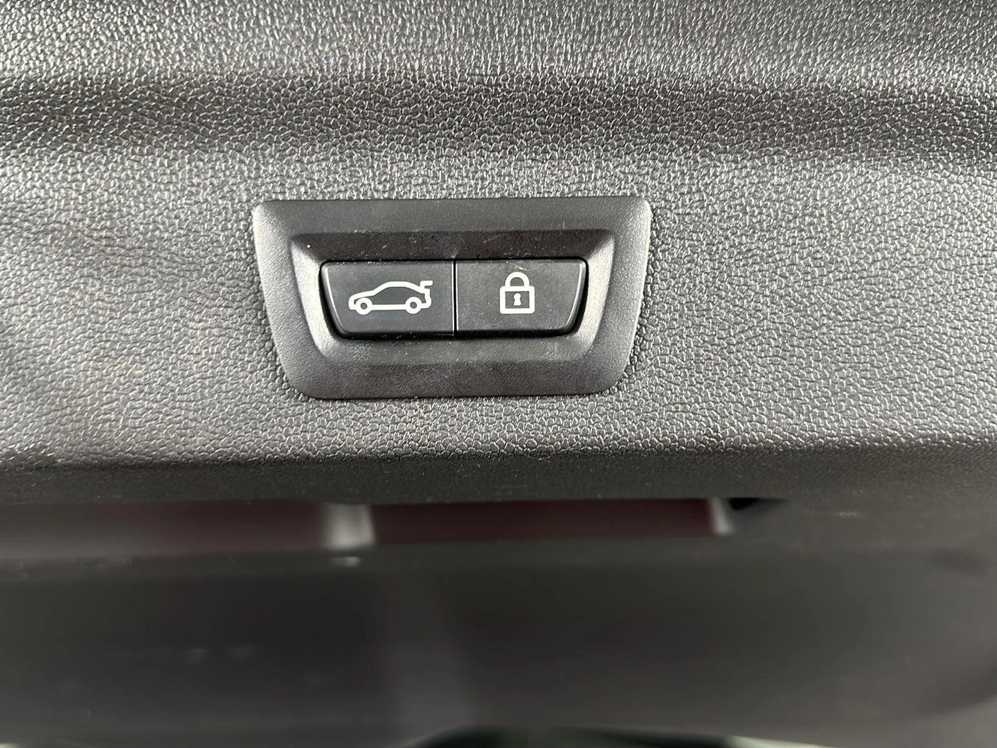 Used 2020 White SIlver Edition MINI Cooper S image 11