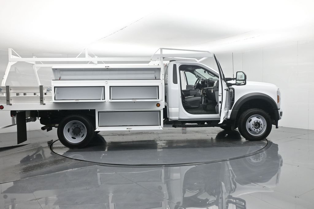New 2025 Oxford White Ford XL image 4