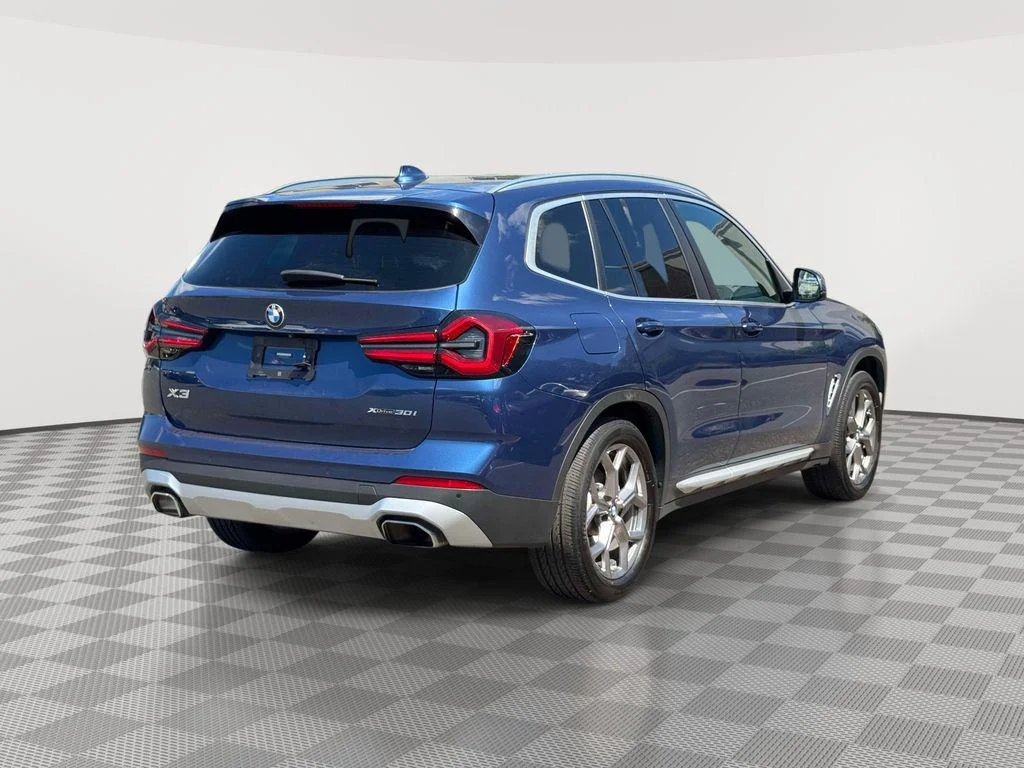 Used 2022 Phytonic Blue Metallic BMW xDrive30i image 7