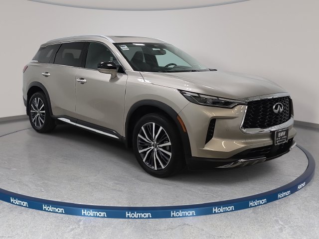 Used 2022 Warm Titanium INFINITI Sensory image 4