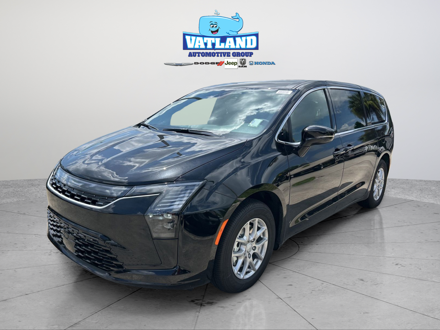 2027 Chrysler Pacifica Select's photo