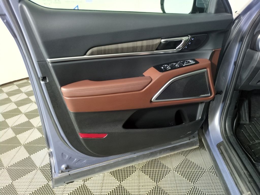 Used 2024 Silver Kia SX image 10