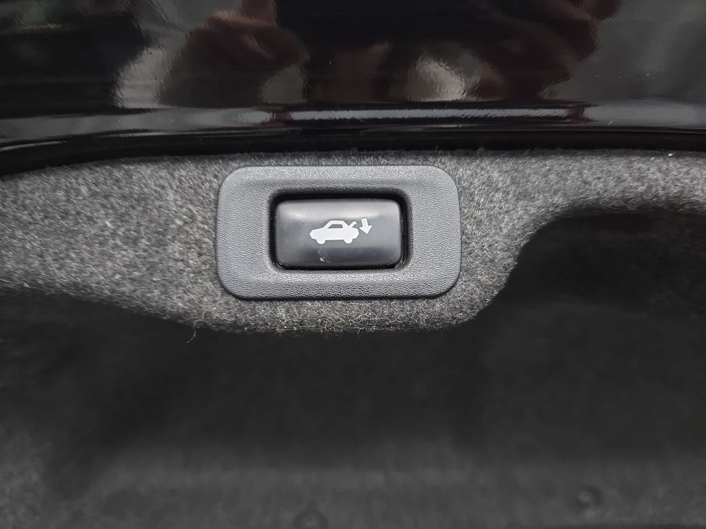 Used 2015 Obsidian Lexus 300h image 13