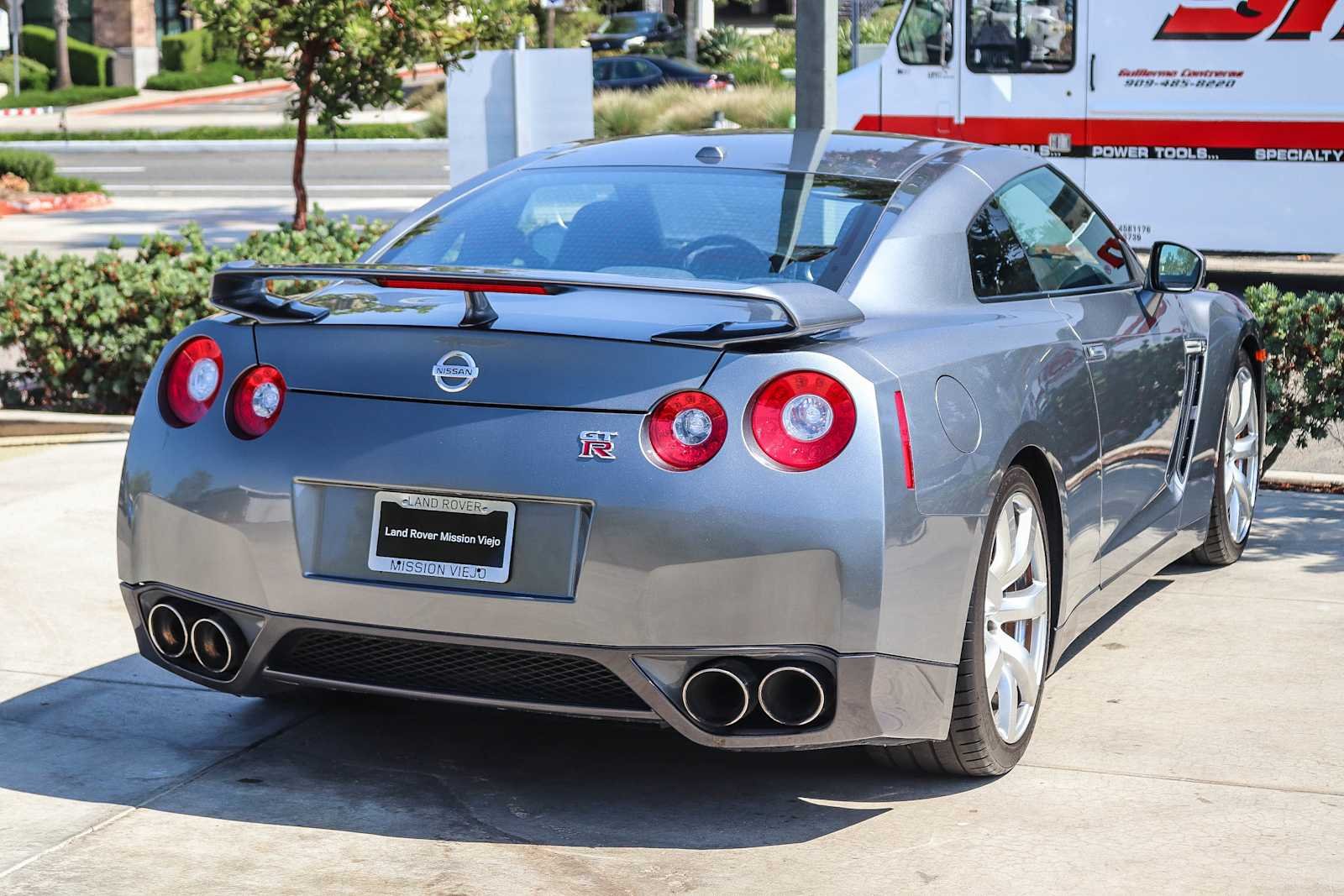 Used 2009 Gun Metallic Nissan Premium image 6