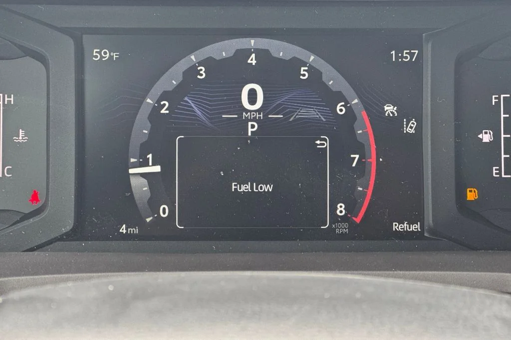 2025 Toyota Tacoma SR5 - Photo 25