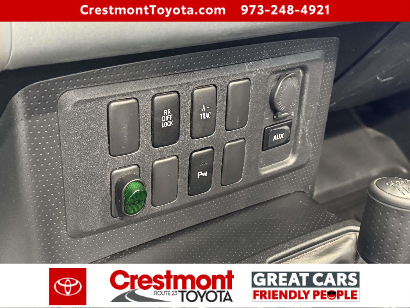 Used 2008 White/Titanium Metallic Toyota  image 25