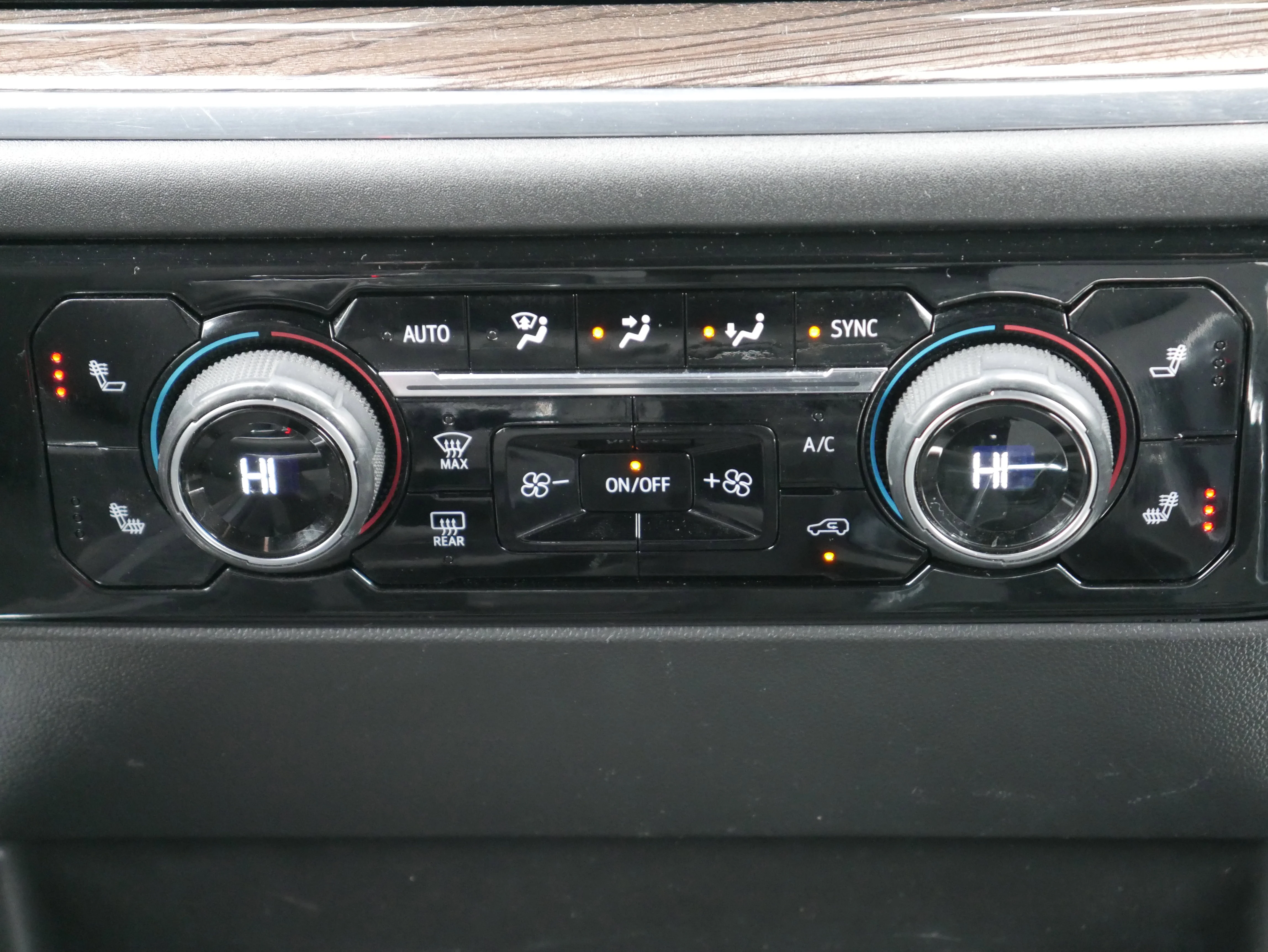 2024 Chevrolet Silverado 1500 LT Trail Boss - Photo 22